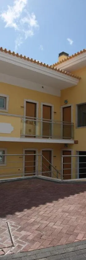 拜亚布拉瓦公寓酒店，位于加乌拉的酒店