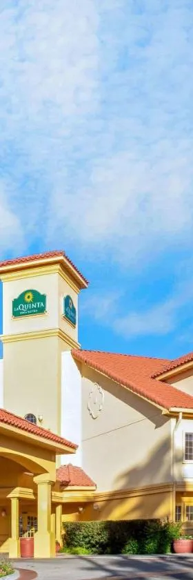 图森机场拉昆塔套房酒店，位于土桑的酒店