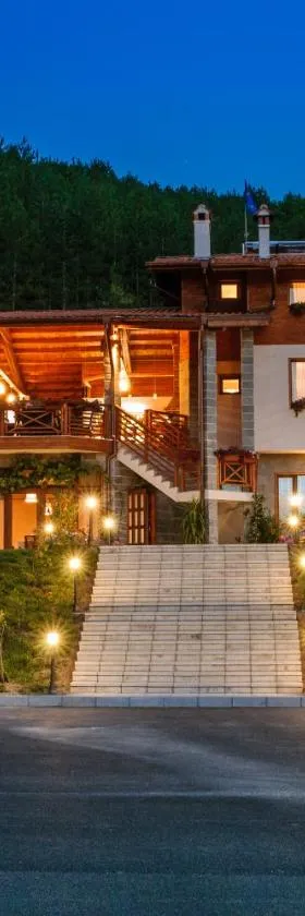 Alpine Garden Hotel (Trayanovi Dvori)，位于Simitli的酒店
