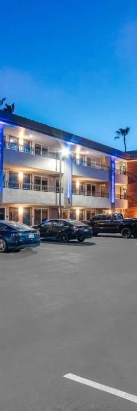 Studio 6 Suites Stockton, CA Waterfront，位于斯托克顿的酒店