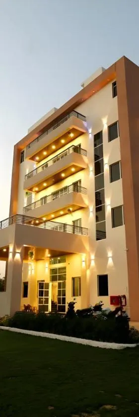 Sun Stone Hotel & Club - Jawai，位于Sheoganj的酒店