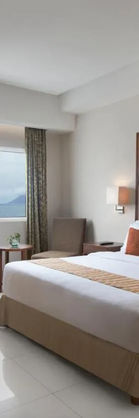 Aston Manado Hotel，位于美娜多的酒店