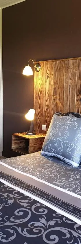 Auberge du Bois de l'étang - Motel les Tilleuls，位于Peyrat-le-Château的酒店