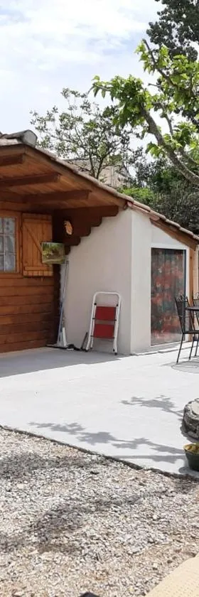 Chalet au pied du Mont Ventoux，位于莫穆瓦龙的酒店