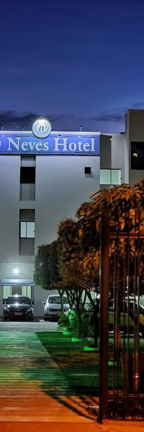 O Neves Hotel，位于关那比的酒店
