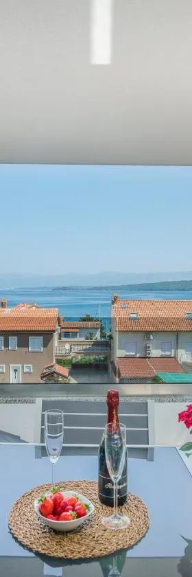 Modern Apartments Elle Malinska，位于万塔西西的酒店