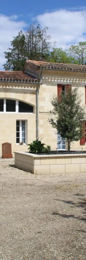LE CLOS DE L'O，位于Les Peintures的酒店