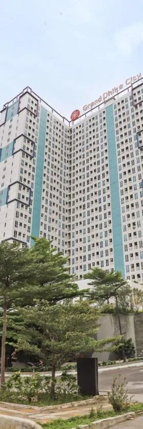 Apartemen Grand Dhika City by Nina，位于Telukpucung的酒店