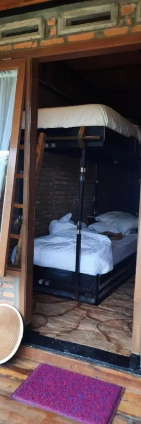 The Boat Homestay and Spa，位于巴利盖的酒店