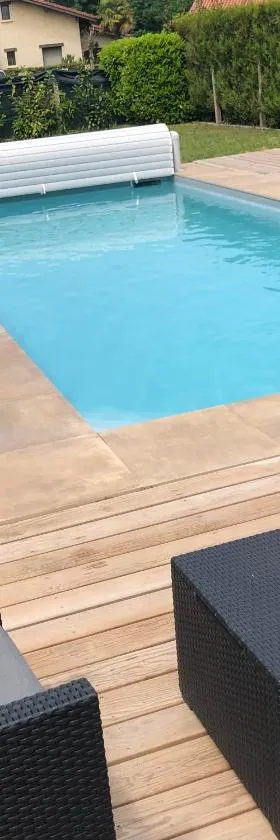 Maison landaise moderne piscine chauffée spa，位于利和米克斯的酒店