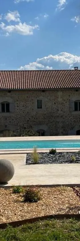 TENDANCE CAMPAGNE Chambre d'hôtes，位于Marillac的酒店