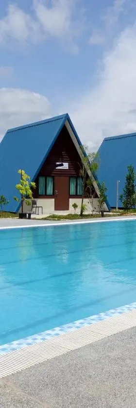 SENTA Adventure Camp & Resort，位于Kampong Minyak Beku的酒店