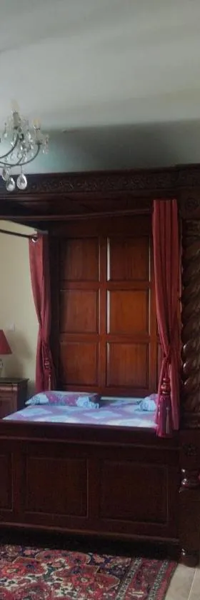 4 Chambres meublées et un seul studio avec petite cuisine，位于Til-Châtel的酒店