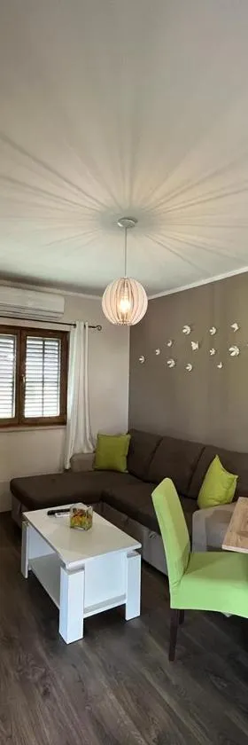 Pomerino Apartmans，位于波梅尔的酒店