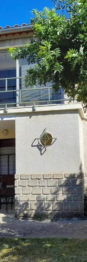 Appartement aux portes de l ardèche en cevennes，位于圣昂布鲁瓦的酒店