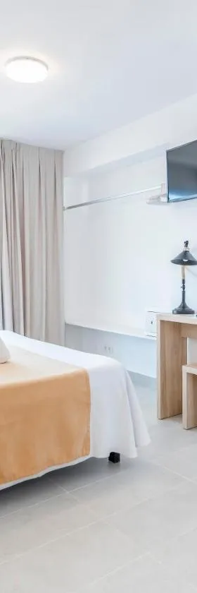 Suncoast Ibiza Hotel - Adults Only -，位于伊维萨镇的酒店