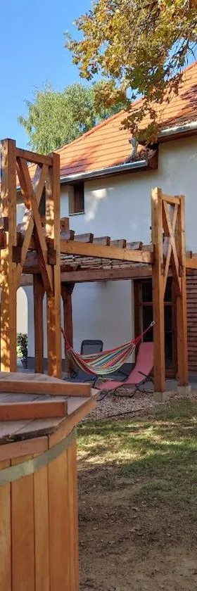 Tiszára néző heverésző - Lounger overlooking the Tisza river，位于Tiszalök的酒店