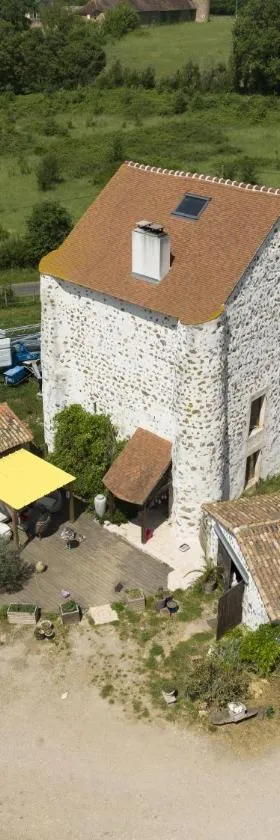Gîte de bien-être de la symphonie du vivant，位于Bonnes的酒店