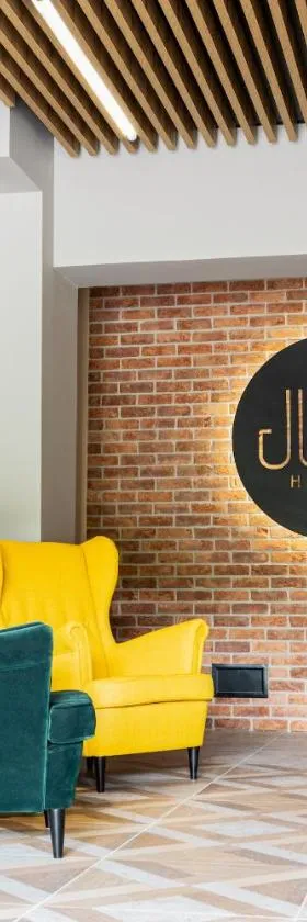 Jura Hotel Osiek，位于奥尔库什的酒店