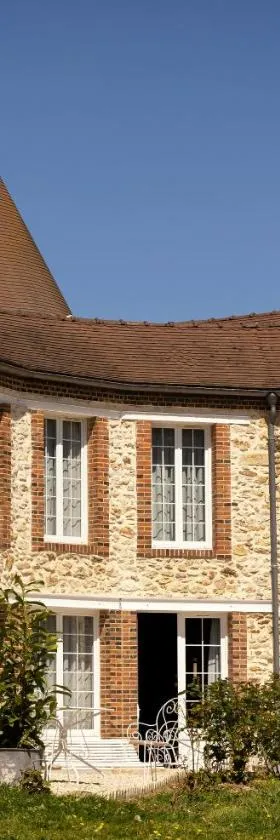 Le Petit Château，位于Baye的酒店