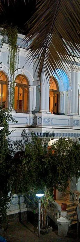 Hotel Aram，位于贾姆讷格尔的酒店