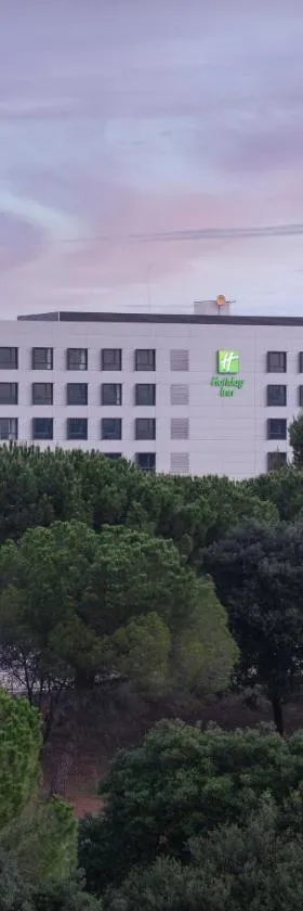 Holiday Inn Barcelona - Sant Cugat by IHG，位于圣库加特德尔瓦勒斯的酒店