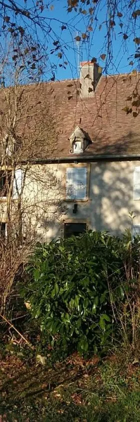 propriété familiale MERLE proche PARAY LE MONIAL，位于Vauban的酒店