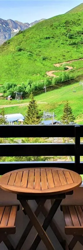 Appartement à la montagne avec vue Imprenable，位于格拉德布斯特的酒店