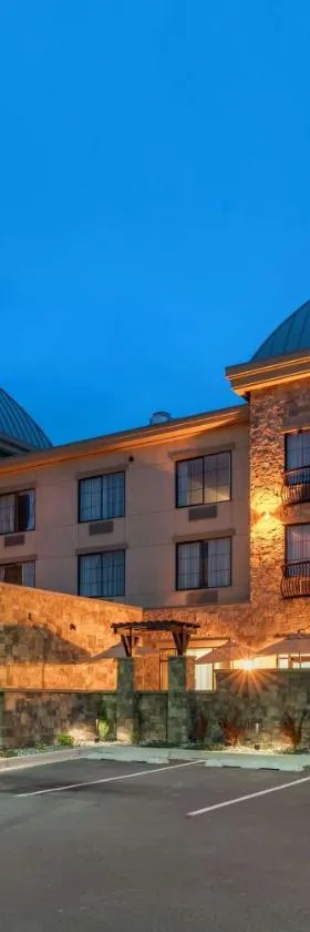 Best Western Premier Pasco Inn and Suites，位于帕斯科的酒店