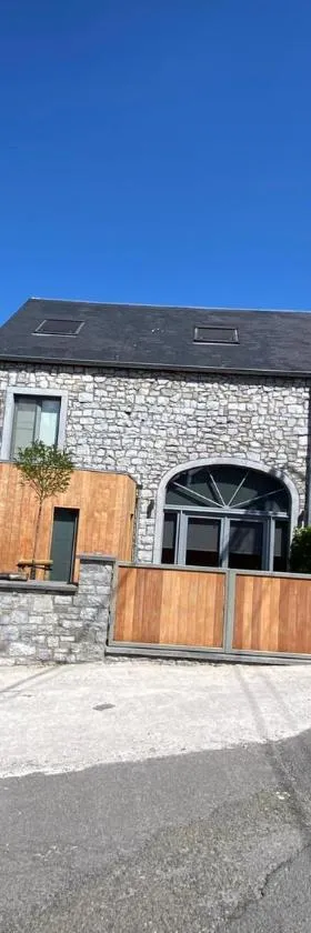 L'ancienne grange，位于Haut-le-Wastia的酒店
