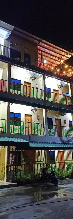 Pamujo Hostel，位于Baclayon的酒店
