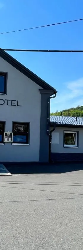 LAGUNA Hotel & Restaurant，位于Přimda的酒店
