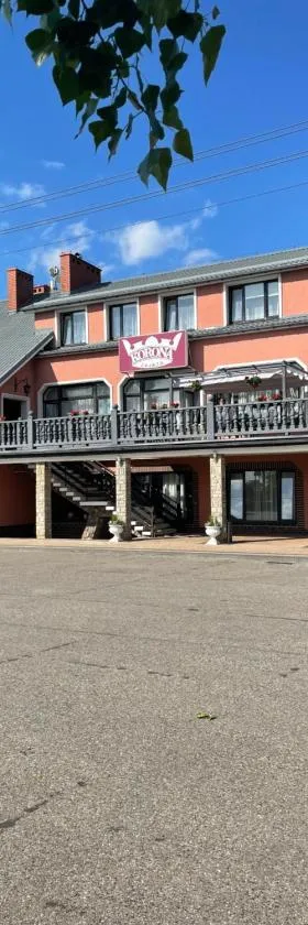 Zajazd Korona，位于Łęgowo的酒店