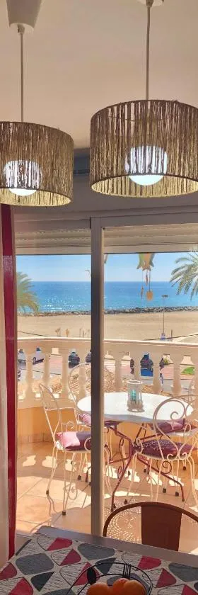 Apartamentos Playa Torrenostra，位于托雷诺斯特拉的酒店