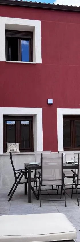 Casa La Cantina，位于La Horra的酒店