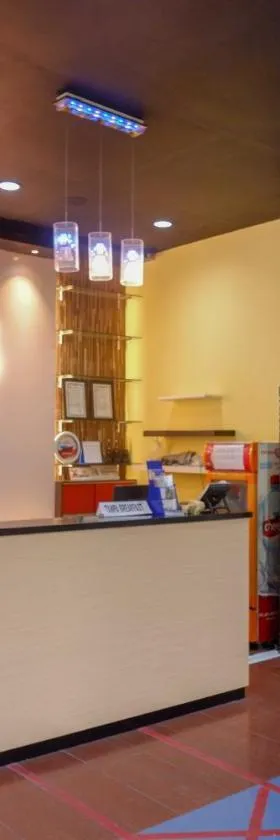 Sans Hotel International Surabaya，位于Gubeng的酒店