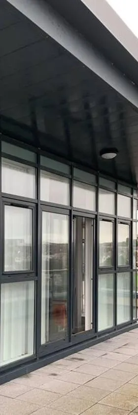 3 Bedroom Penthouse Apartment in larne，位于拉恩的酒店