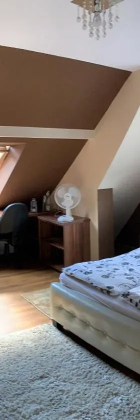 Apartament Podczerwone，位于黑杜纳耶茨的酒店