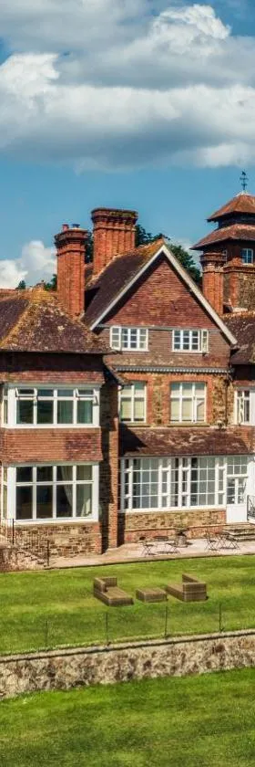 The Mole Resort - Hotel rooms，位于Umberleigh Bridge的酒店