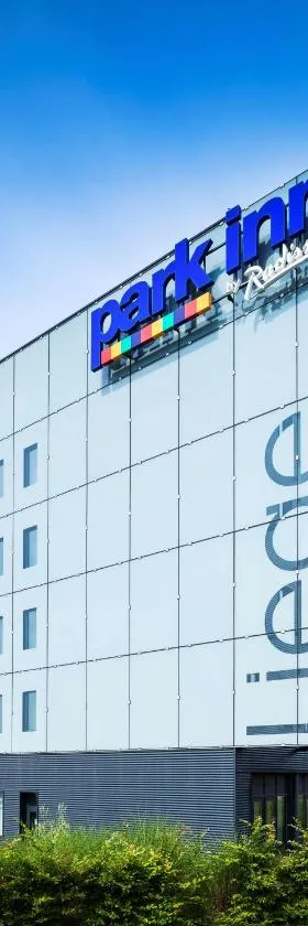 列日机场雷迪森公园客栈，位于列日的酒店