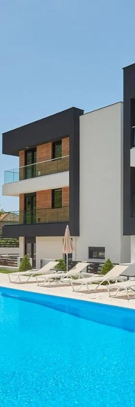 Georgiy Lux Apartments，位于Lastva的酒店