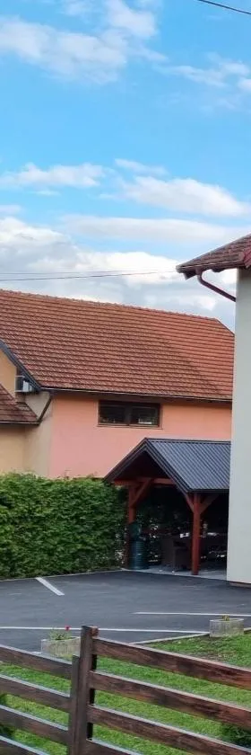 Prenoćište-Sobe-Rooms-Aman，位于比哈奇的酒店