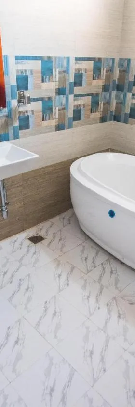 mezzanine villa W/T Hot Tub Jacuzzi，位于Kālapettai的酒店