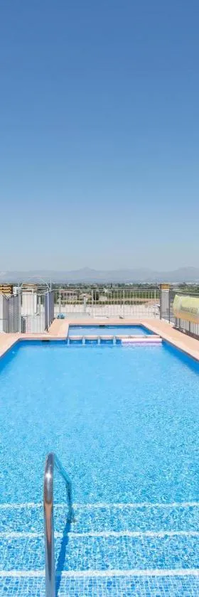 Luz De Almoradí Costa Blanca Sur，位于阿尔莫拉迪的酒店