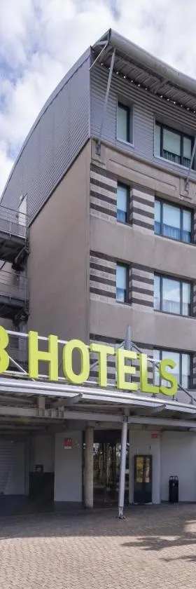 B&B HOTEL Calais Terminal Cité Europe 4 étoiles，位于科凯勒的酒店