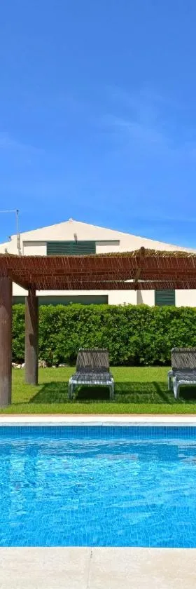 VILLA VEGA RELAX EN EL PARAISO，位于埃斯·梅卡达尔的酒店