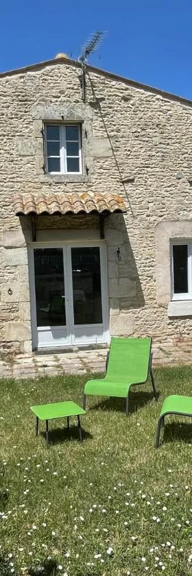 Gite la Guérinière, studio entre océan et campagne !，位于Saint-Cyr-du-Doret的酒店