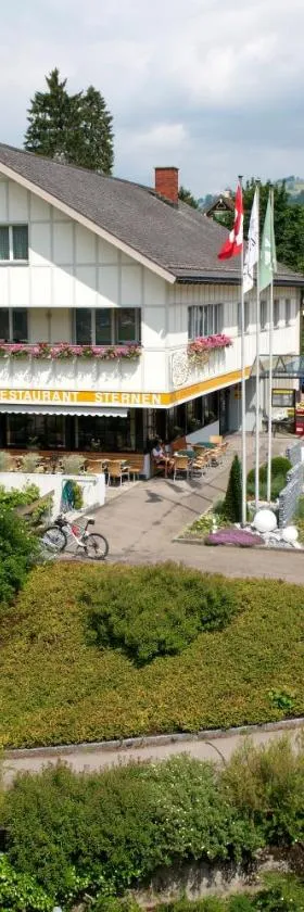 斯特恩餐厅酒店，位于Nesslau的酒店