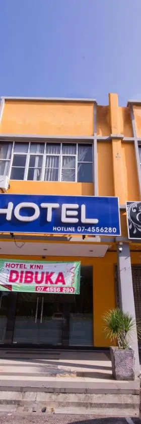 Golden Pearl Hotel Near Universiti Tun Hussein Onn Malaysia UTHM，位于峇株巴辖的酒店