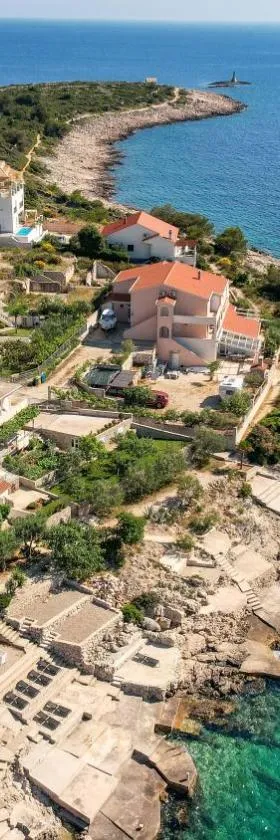Rajcic Apartments，位于罗戈兹尼察的酒店